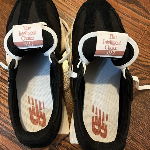 New Balance 327 women’s size 7 - Picture 5 of 5